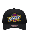 M&N Black Team Colour Pro Pinch Snapback - Cleveland Cavaliers