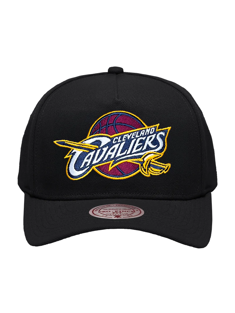 M&N Black Team Colour Pro Pinch Snapback - Cleveland Cavaliers