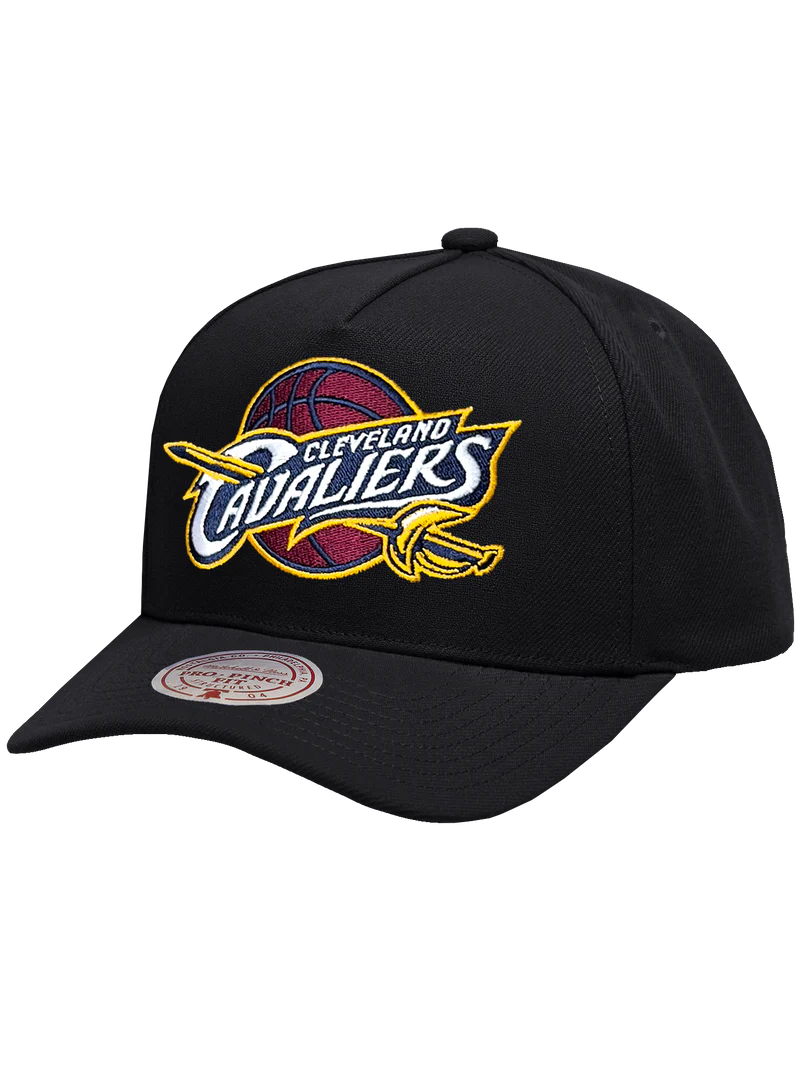 M&N Black Team Colour Pro Pinch Snapback - Cleveland Cavaliers