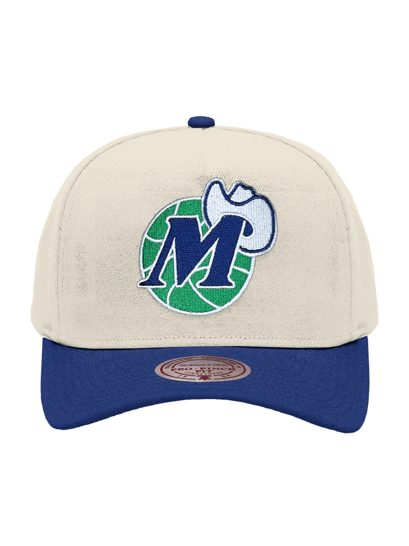 M&N Cream & Team Colour Pro Pinch Snapback - Dallas Mavericks