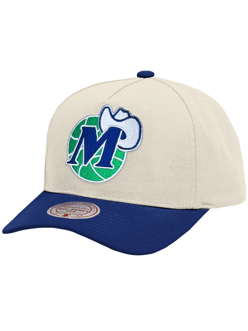 M&N Cream & Team Colour Pro Pinch Snapback - Dallas Mavericks