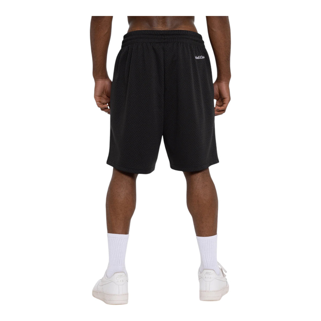 M&N Cleveland Cavaliers Varsity Mesh Shorts (Black)