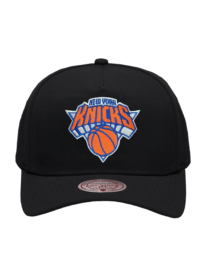 M&N Black Team Colour Pro Pinch Snapback - New York Knicks