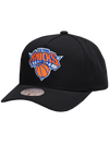 M&N Black Team Colour Pro Pinch Snapback - New York Knicks