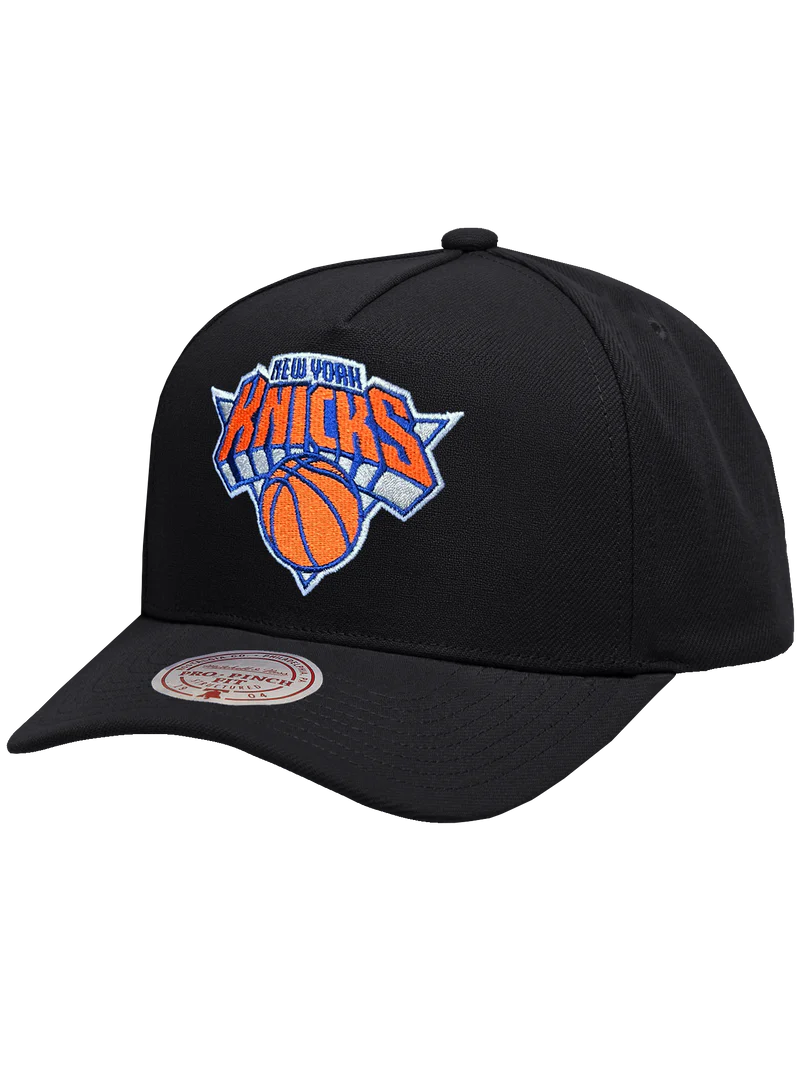 M&N Black Team Colour Pro Pinch Snapback - New York Knicks