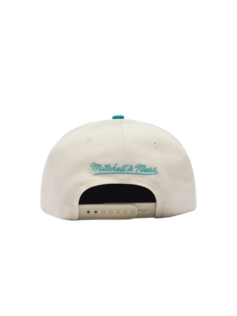 M&N Cream & Team Colour Pro Pinch Snapback - Vancouver Grizzlies