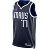 Nike Swingman Luka Doncic Statement Jersey 2022/23 (Dallas Mavericks) DO9523-420